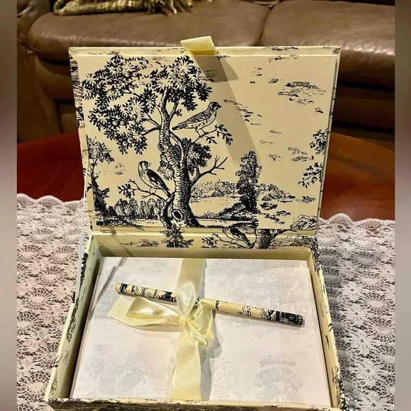 Writing Paper Boxed Set - Picture 2 of 8